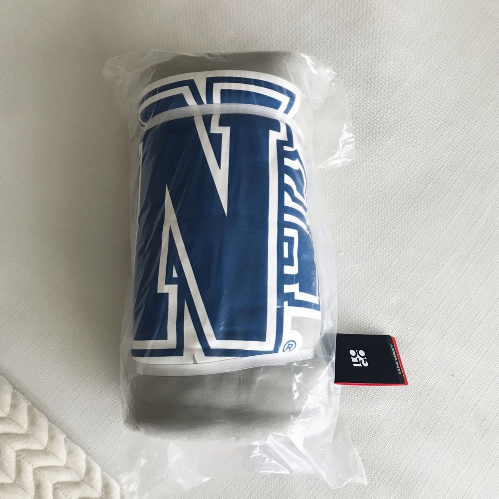 Logo Brands North Georgia Blanket, NWT, 54 x 84